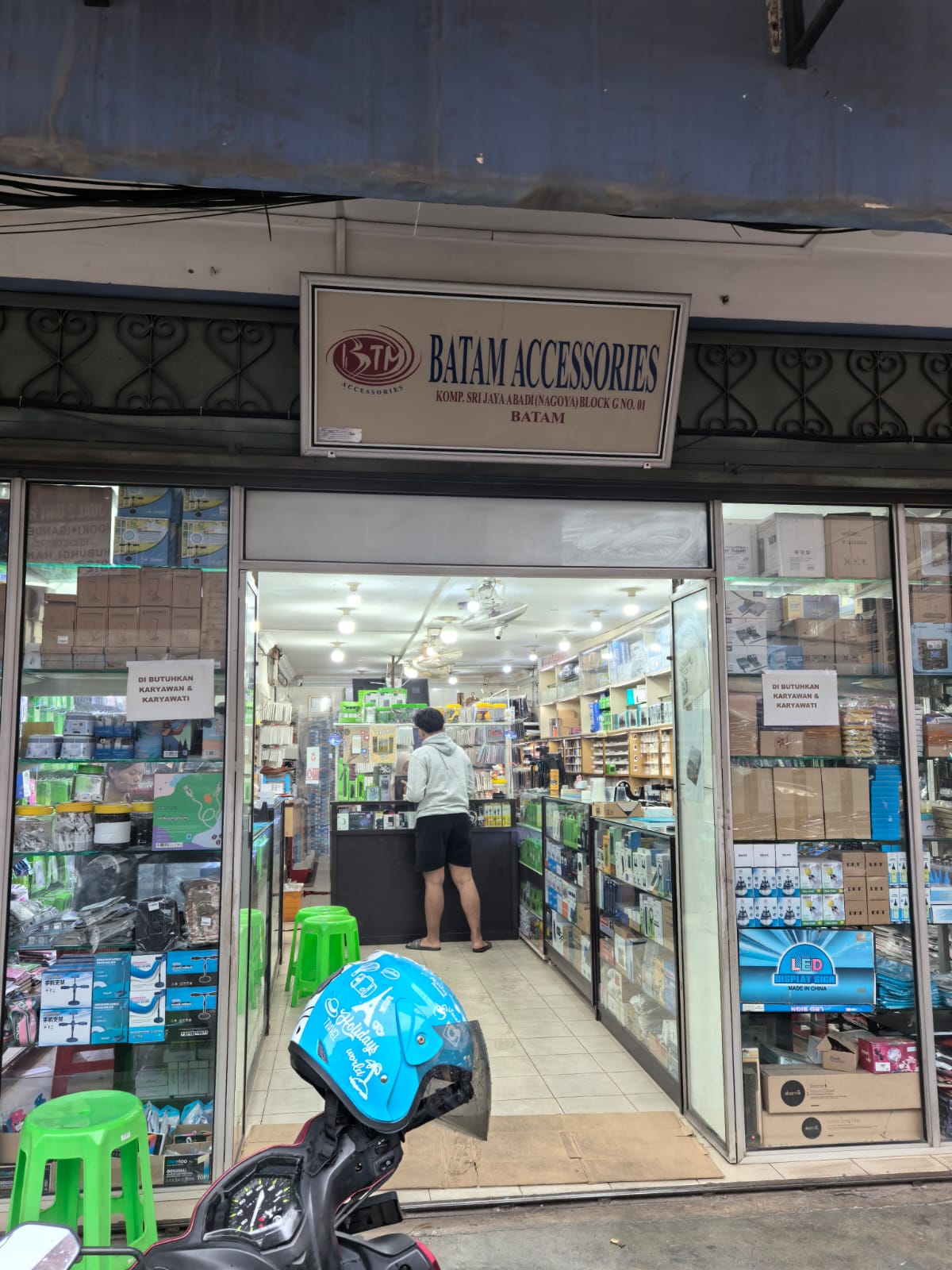 Area display Batam Accessories